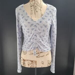 Hollister women's crop top baby blue floral Size Medium Cottagecore Fairycore